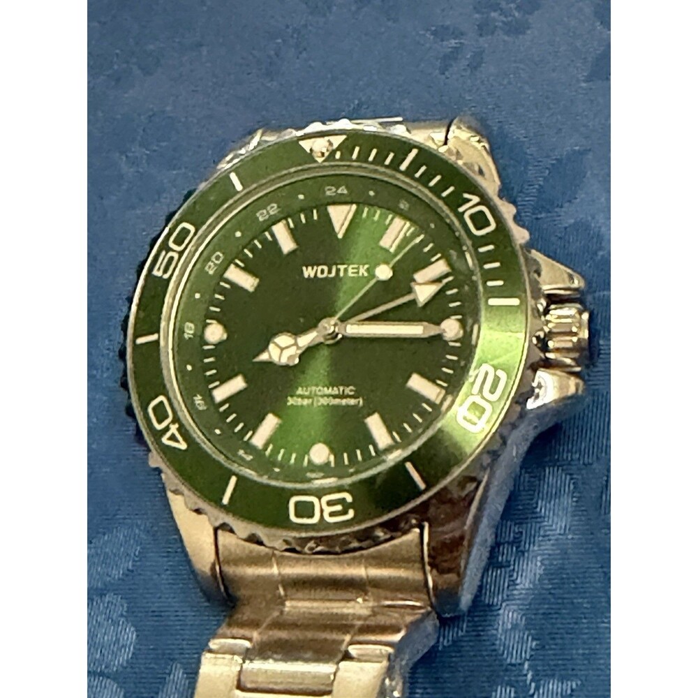 Wojtek Men’s 43mm Automatic 17 Jewel Green Dial Diver Style Stainless Watch